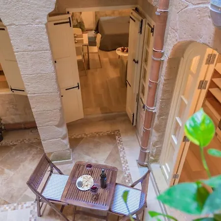 Casa San Carlo - Bianca Apartment Valletta